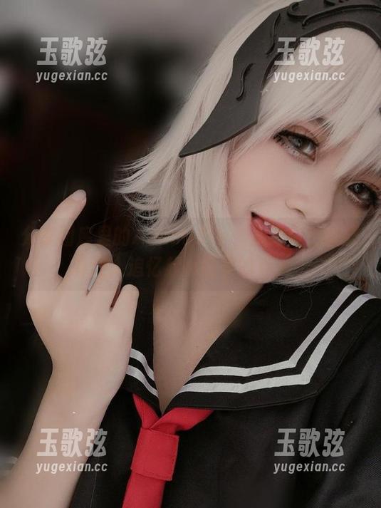 分享图库里的Azami护士，那身白色制服真让人追忆起小日子的点滴。