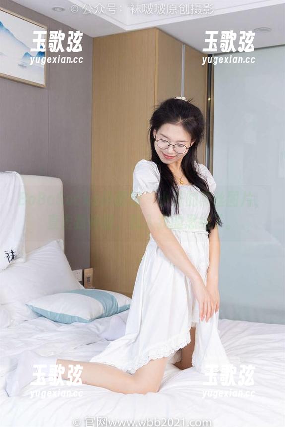BoBoSocks袜啵啵 - 小沫的黑丝图片，直击我神经，乱入我的思绪了。