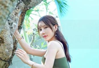 Feilin嗲囡囡 – 这种超自然的“学妹”写真，果然只有赵小米Kitty能玩得转。