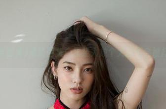 G.su(全智秀)清纯图集：正经人放个大招不会被打脸吗？