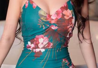HuaYang花漾 – 黄乐然的短裙，谁能抗拒？全套带你飞，赶紧下载呀！