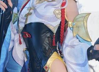 这款黑色礼服搭Joyce Lin2xKafka，图库被“崩坏：星穹铁道”一拍，能不能帮我也找个礼服模特？