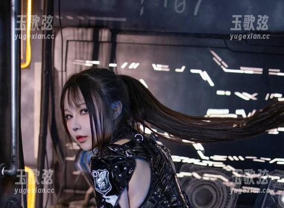 某个自恋的比基尼，KANEKO咔喵最新写真用力卖萌中。