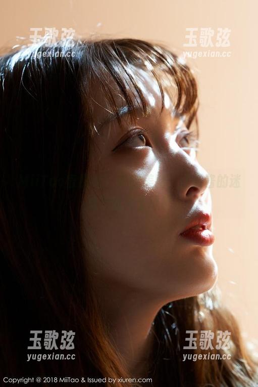 MiiTao蜜桃社 - 长腿美图，豆瓣酱的迷惑技能又上线啦