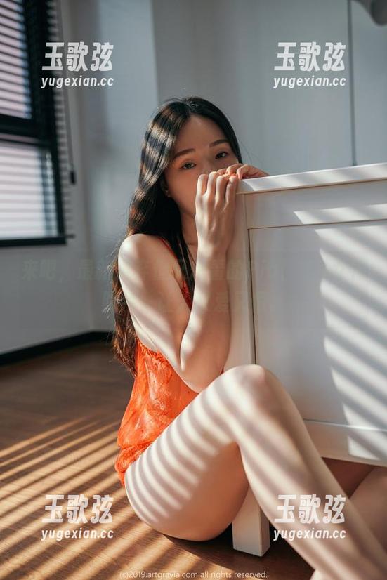 来吧，最新嫌弃但又想看的Pia(피아)女神照片，让人又爱又恨。