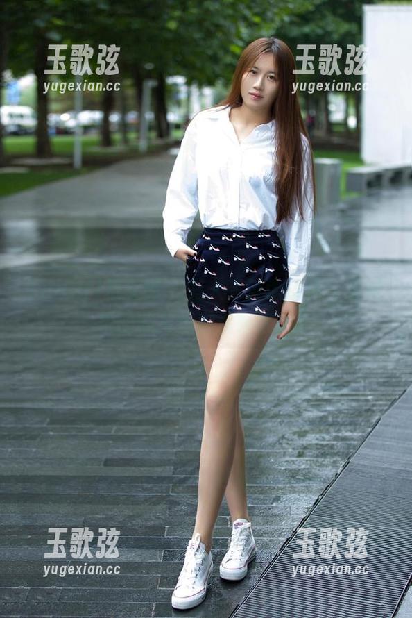 TuiGirl推女郎 - 有人在讨论双人，梁棋棋的照片里藏着啥玄机？