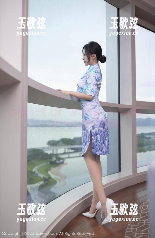 Xiuren秀人网-Elise谭晓彤 Xiuren秀人网 - 粉色透视:Elise谭晓彤在原图中释放的模糊性感