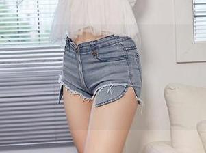 YouMi尤蜜荟 – 更新中！娜依灵儿的双马尾，把我带回了学生时代的那种嘿嘿嘿想法。