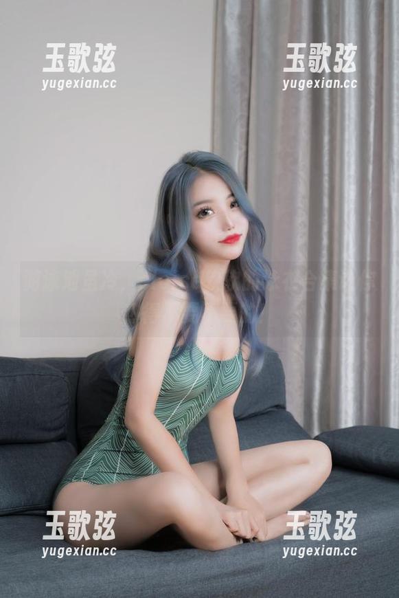 游泳池虽冷，eloise软软的泳衣合集让你热得不要不要的！