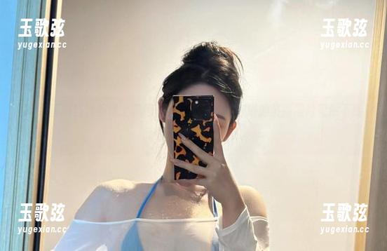 微密圈 - 当西服遇上渔网丝袜，不爱笑的赛琳的最新照片果然不能低估，她的时尚感！