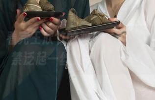 丽柜 – 看完王欣竹的双马尾图集，心中不禁泛起一丝文艺的共鸣。
