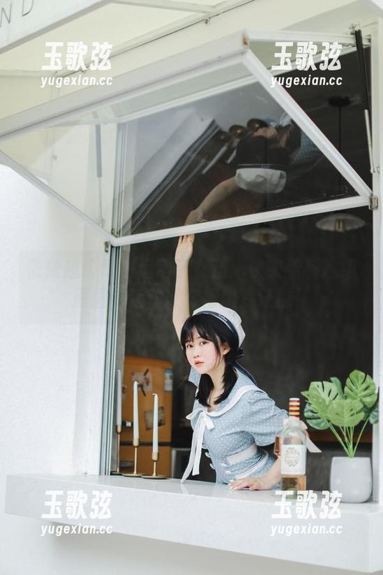 依依超级懒的运动系女孩：快来看看这组原图，运动鞋穿得比我还撩！