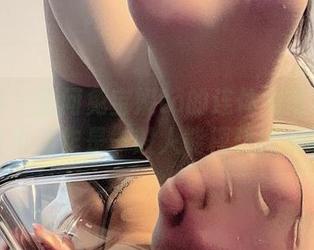 微密圈 – 想问兔宝妮to的连体衣写真原图：这些小动作是一般人能模仿得来的吗？