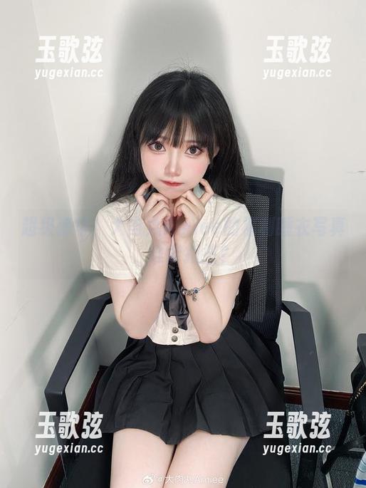 超级豪华！大肉丸Amiee的福利睡衣写真，谁能抵挡？