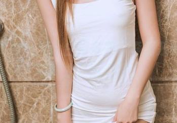 头条女神 – 无论白裙多美，李丽莎的免费写真才是重点啊！