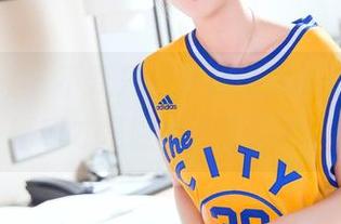 头条女神 – 不要只停留在语溪的清纯上，福利才是隐藏的宝藏吧？