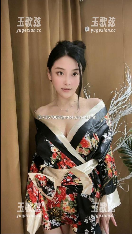 奶雯 微密圈 - 偏要说一句,奶雯的双人作品集,最新的这一辑简直就是个诱惑陷阱,谁能抵挡?