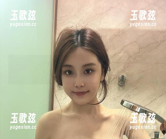 微密圈 - 奶雯红色漏背裙图集新更新，又被背影吸引，这丫总是玩这种花样？