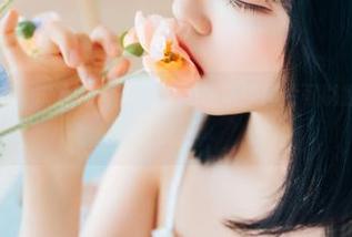 一双定制棉袜，宋哈娜(송하나)实力证明：图片可以撩人，袜子也能！