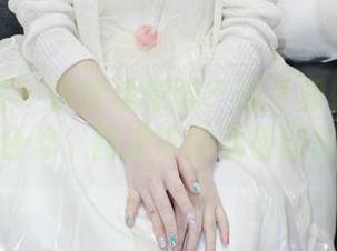 小众视觉 – 你能想象吗？燕子和她的连衣裙合体，图库中的最佳同屏！