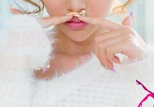 尤果网 – 厨娘记的女主角：观看谭晓彤的美食挑战合集，能不能不被抽风全靠你！
