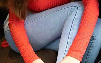 尤蜜荟 – 白裙大冒险：小海臀Rean的写真合集，让人瞠目结舌！