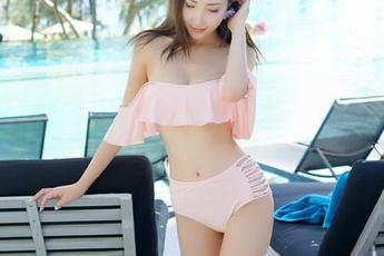 尤蜜荟 – 短裙搭小海臀Rena，私房写真画风突变魔力全开。