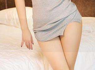 尤蜜荟 – 看柚柚酱的套图，裤里丝蹭出不少话题呢