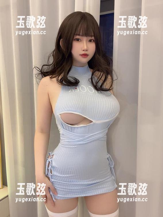 是依酱吖 朋友们,认真了,是依酱吖的套装合集上线,配着这些姿势,分分钟就想偷个懒。