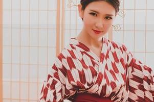 果团网 – 私房里藏着龚玥菲的吊带秘笈，图包一开，难免多想。