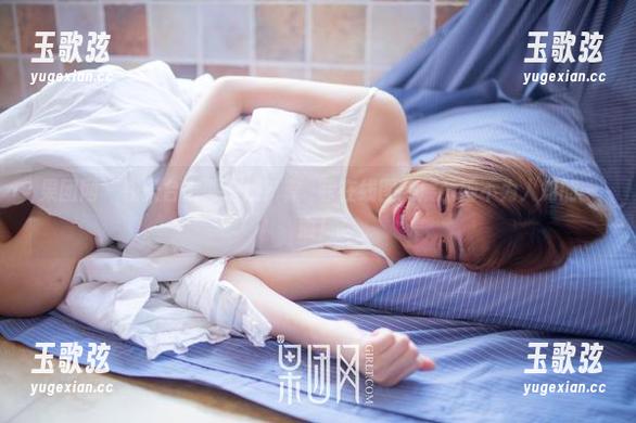 果团网 - 在天台上耍杂技？龚玥菲在线图集展示她不为人知的一面！
