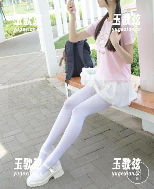 柴系小乖-赤西夜夜 柴系小乖 - 赤西夜夜的吉他少女写真集,原图里她居然比我还会拉风琴!