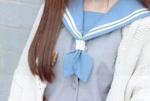 眼镜+白丝+女仆=完美？森萝财团提供免费下载，确实让人思索不已。