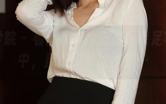 模范学院 – 看！Abby王乔恩裸足写真集中，那双无辜的小脚…