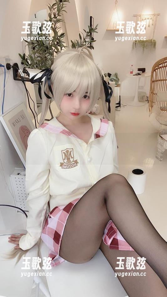 胶衣妹抖上场，樱井宁宁的写真不会让你失望的