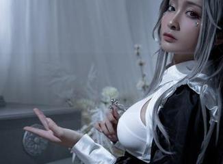 吉他妹妹3.0大集合：洛璃LoLiSAMA的私拍时光，就像猫咪翻身，意外又可爱。