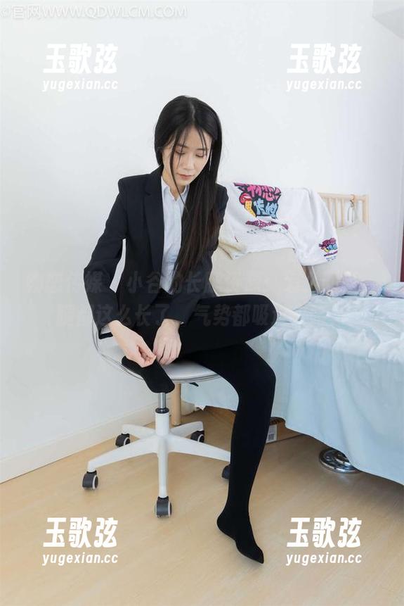 物恋传媒-小谷 物恋传媒 - 小谷的长腿资源:怎么回事,腿都这么长了,气势都吸过来咯!