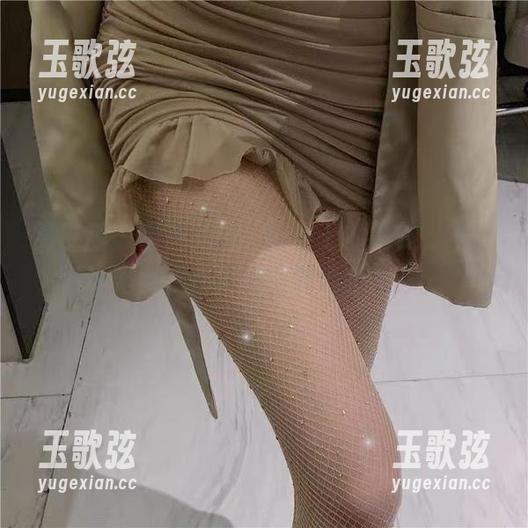 微密圈 - 原图揭晓：猪小七的网袜，不讨论她的，都在谈围绕她的光影。