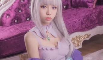 白易子教主的制服更新，直击我的审美雷区，哈哈