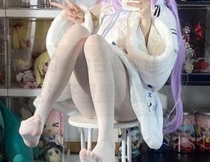 白栎Shirly的cos合集：让‘弗洛洛’在这波子里频频翻滚！