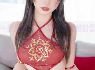 再来一张原图，神楽坂真冬和她的雪糕少女朋友们在说悄悄话。