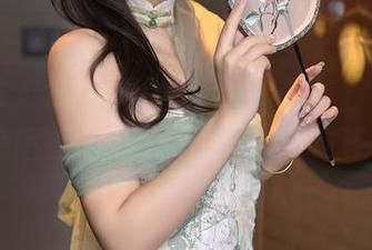 秀人网 – 是制服也是艺术？周慕汐baby的图集让你反思“美”的界限