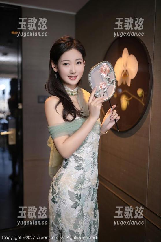 秀人网-周慕汐baby 秀人网 - 是制服也是艺术?周慕汐baby的图集让你反思“美”的界限