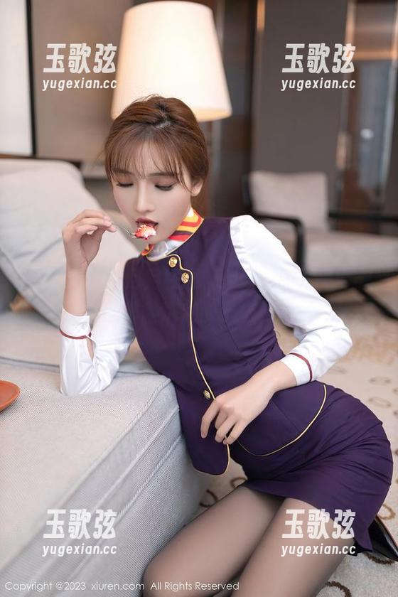 秀人网 - 四月月和服新更新，图片里藏着的却是满满的日漫气息