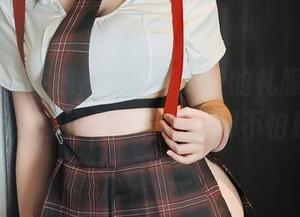 秀人网 – 在线探馆，夏旖诺的礼服图集——坐下来慢慢品味，一点都不怕粘腻！
