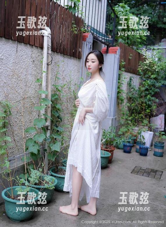 秀人网 - 奈奈Fox的裸足图片，这就叫‘无鞋无忧’！