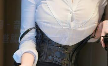 秀人网 – 奈汐酱nice的泳装作品集里，有些就让人想要“好好研究”。