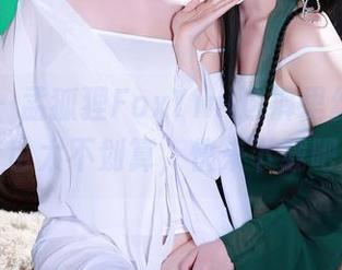 秀人网 – 孟狐狸FoxYini这裤里丝，没全套也太不划算，快来下载吧！