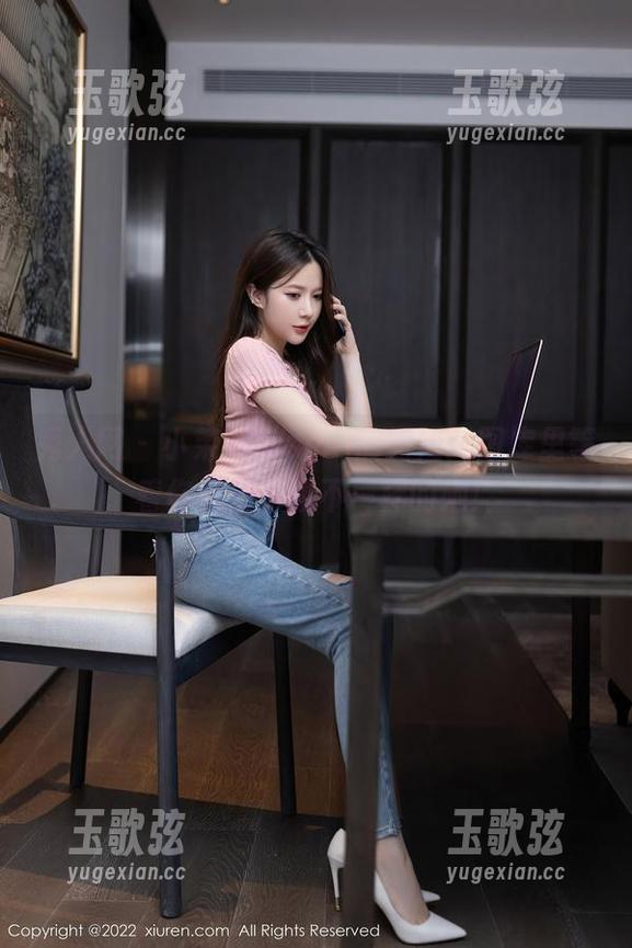 秀人网 - 小茉莉jasmine姐姐：图库里等着你们来下载不一样的她！