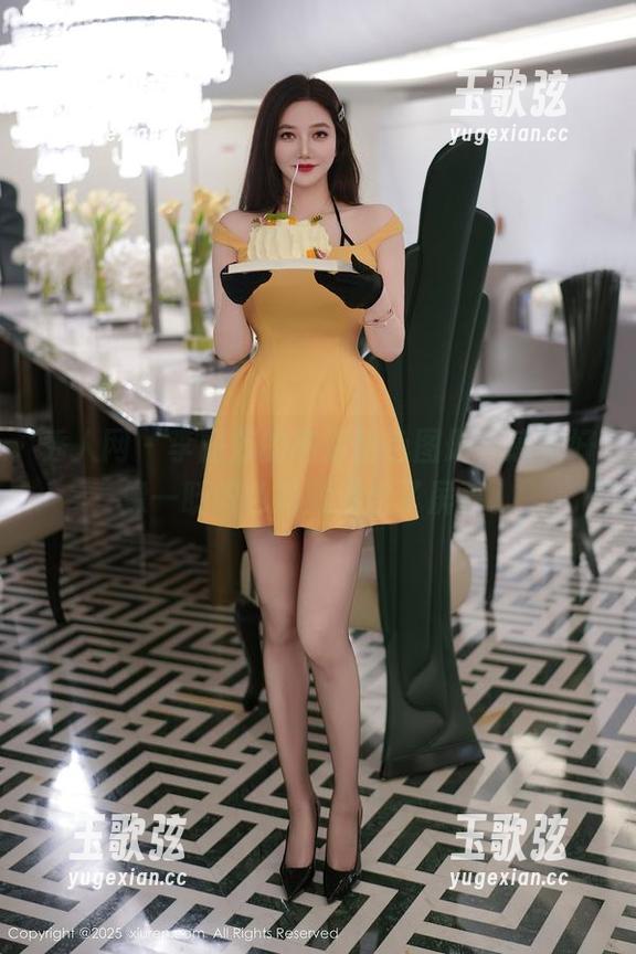 秀人网 - 李丽莎的高清粉色图册，感觉好像一眨眼色彩就溢出了屏幕。